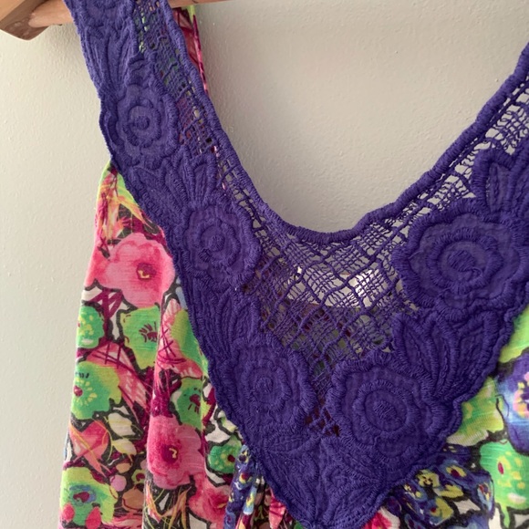 LUSH PURPLE LACE/ BRIGHT FLORAL SLEEVELESS TOP SM - Picture 3 of 7